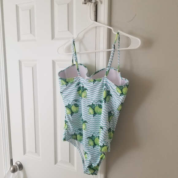 🍋🍋One piece swimsuit🍋🍋 - Picture 2 of 7